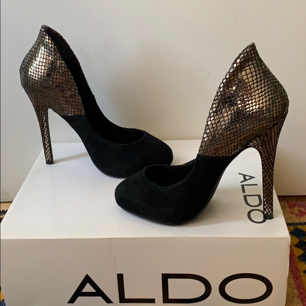 Black 3 inch heel with silver accent